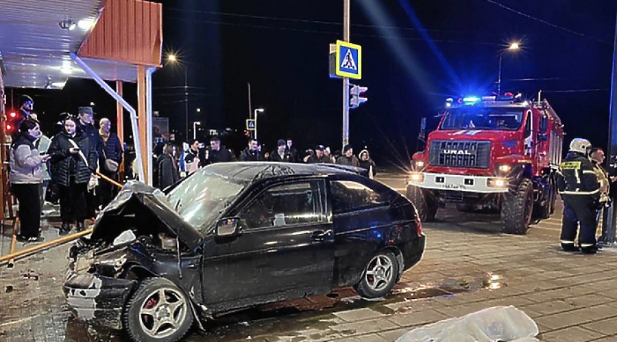 Девочка, чудом выжившая в страшной аварии в Ревде, сделала первые шаги после случившегося
