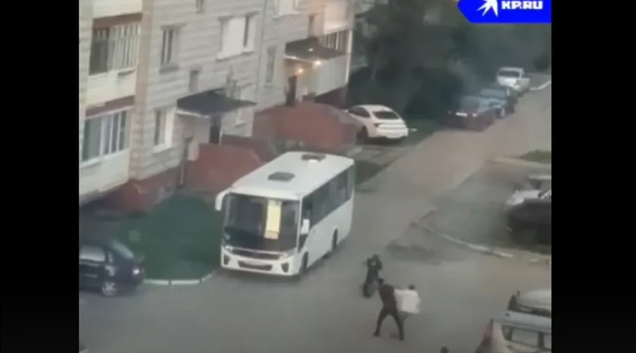 На Урале муж блогерши, которая ест на камеру, зарезал чужую жену, перепутав её со своей