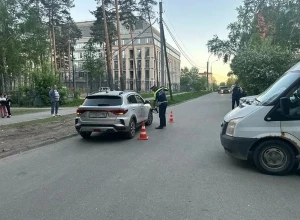 Автомобиль сбил подростка на улице Таежная в Екатеринбурге