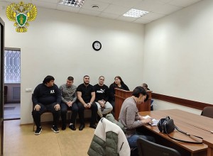 В Екатеринбурге двоих мужчин оштрафовали на полмиллиона за стрельбу во дворе дома
