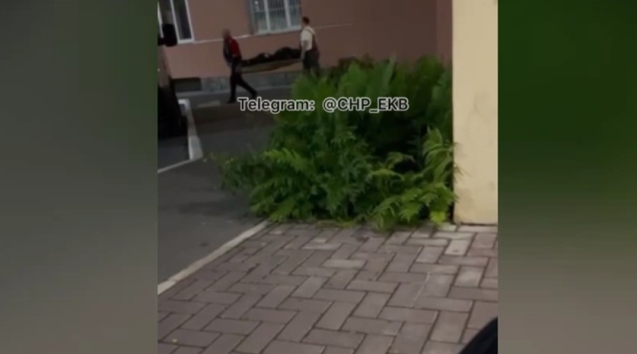 Что известно о трагедии в Екатеринбурге, где школьник убил девушку