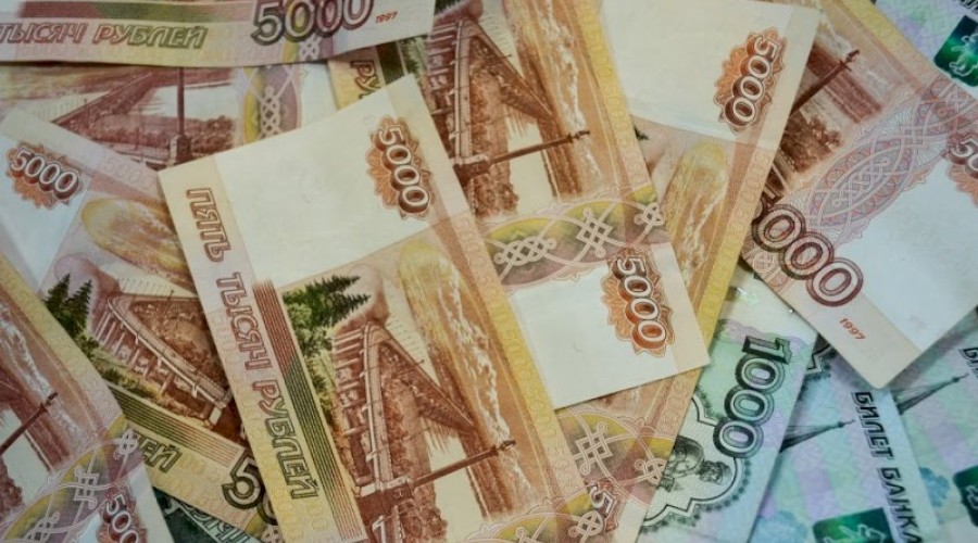 Ограничить перевод рублей за границу предложили в России