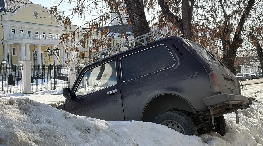 Водителей предупредили о штрафах за использование шин с шипами