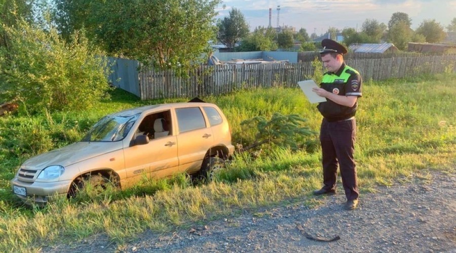 Лишенная за пьянство водительских прав «автоледи» попала в аварию с 5-летней дочерью