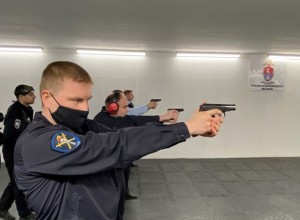 В Екатеринбурге пуля из табельного оружия сотрудника полиции рикошетом ранила подростка в голову