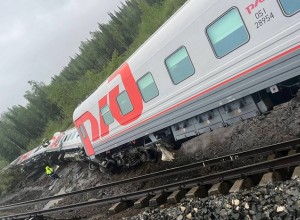 Девять вагонов поезда Воркута — Новороссийск сошли с рельсов в Коми