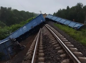 Пассажирские поезда меняют свои маршруты из-за ЧП на СвЖД