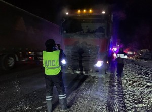 Массовая авария с участием «КамАЗа» и пассажирского автобуса произошла под Екатеринбургом