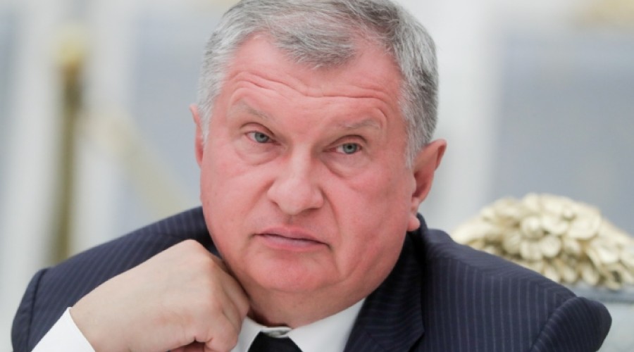 Сечин подверг критике налоговую политику Минфина
