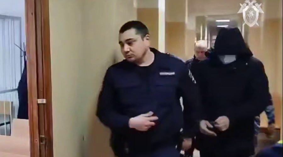 Стало известно, как маньяк из Каменска-Уральского попал в квартиру своих жертв в новый год