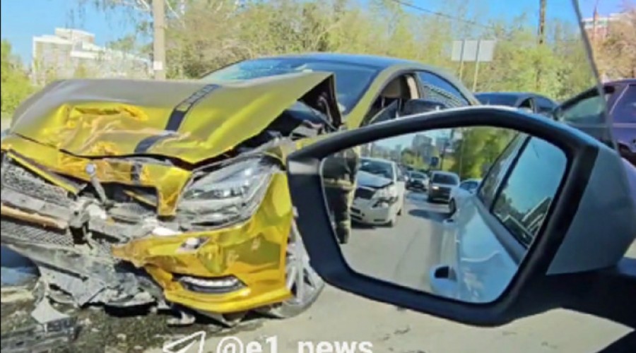 На Щербакова произошло жёсткое ДТП с участием «золотого» авто