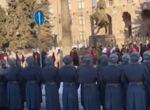 Силовики окружили штаб Центрального военного округа