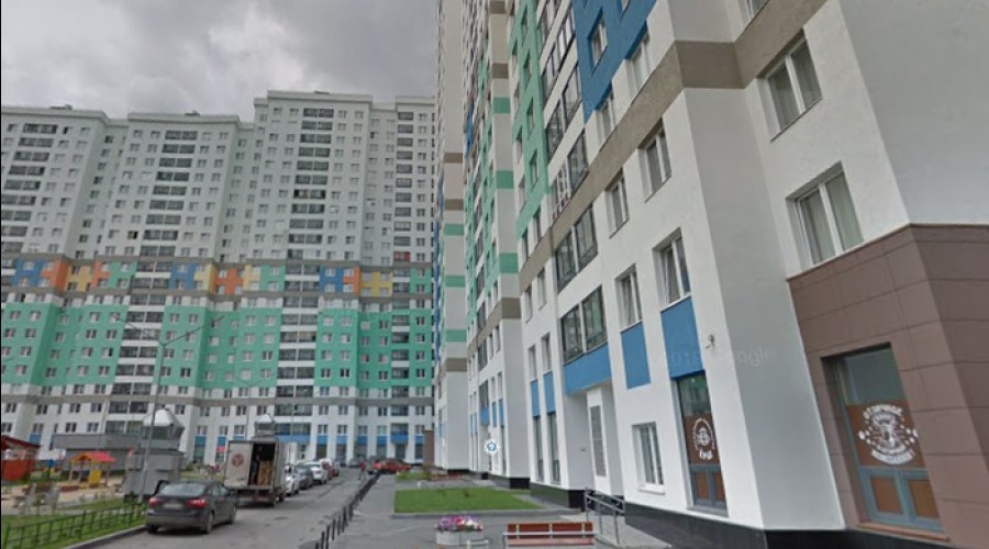 В многоэтажке Екатеринбурга образовались трещины после ремонта