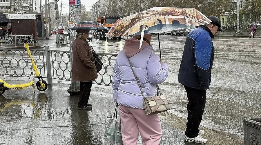До 13 мая: в МЧС продлили штормовое предупреждение для свердловчан