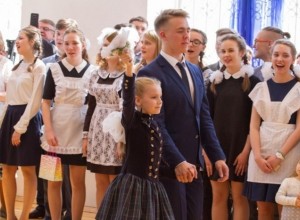 На 77 учеников всего 25 мест: в Екатеринбурге десятки девятиклассников выгоняют из своей школы