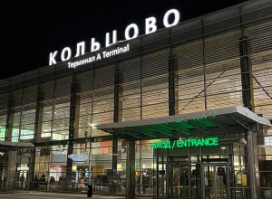 Пассажиры «Уральских авиалиний» 15 часов прождали свой рейс в аэропорту другой страны