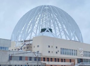 В Екатеринбурге строители преобразили купол городского цирка