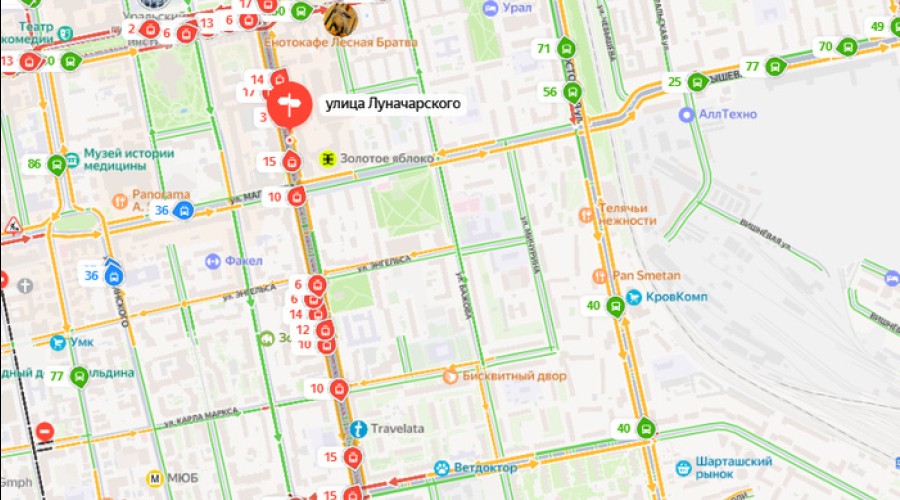 В центре Екатеринбурга встали трамваи