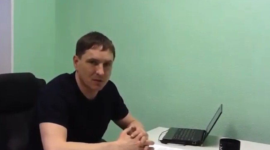 Екатеринбургского правозащитника арестовали за демонстрацию логотипа Facebook*