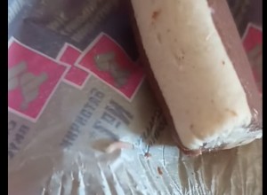 Свердловчане купили в магазине конфеты с личинками