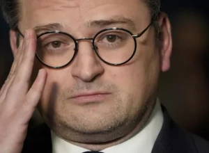 Страдаем: Кулеба публично унизил Борреля из-за России