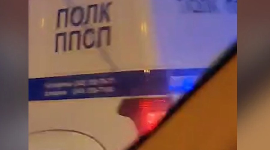 В центр Екатеринбурга приехали десятки силовиков