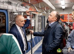 Мэр Екатеринбурга Орлов вновь спустился в метро