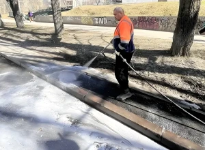 Улицы в Екатеринбурге стали мыть с шампунем