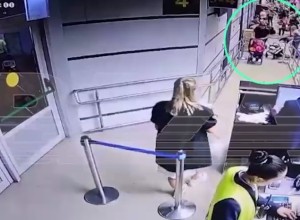 Сын известного ведущего устроил скандал в аэропорту Сочи, опоздав на посадку