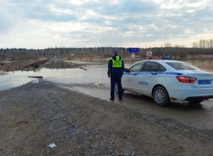 Сразу три свердловских моста затопило