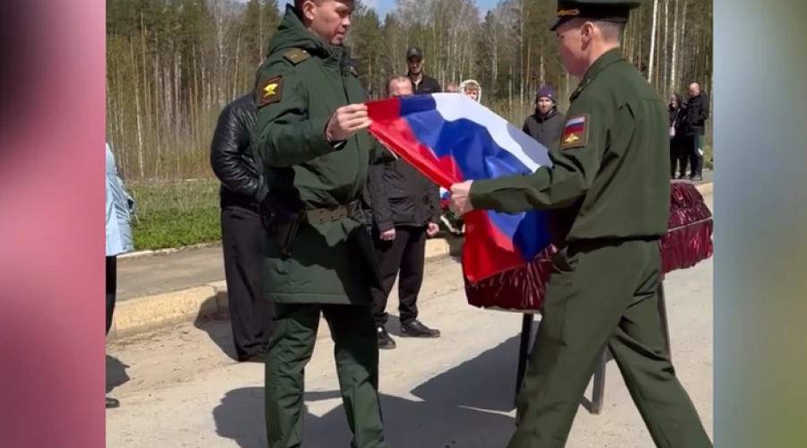 В Свердловской области простились с бойцом СВО, который ошибочно стал дезертиром