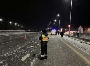 ГИБДД ищет родственников погибшего под Белоярским накануне вечером пешехода