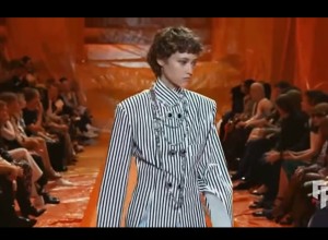 Модель из Екатеринбурга Дарья Золотова приняла участие в парижском показе Louis Vuitton