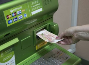 Екатеринбурженка перевела мошенникам миллион рублей, но те остались недовольны