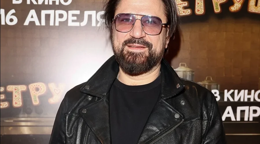 Актёр, сыгравший Гену Букина, развёлся с четвёртой женой