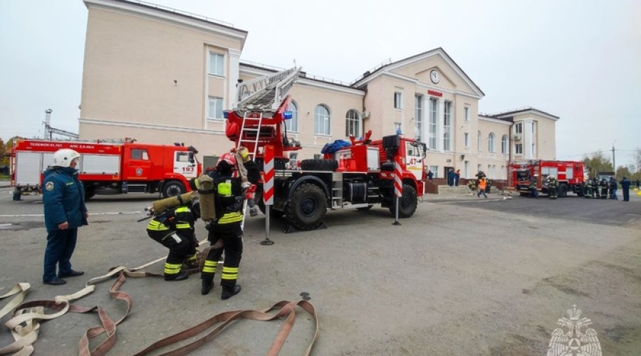 Четыре сотрудника МЧС пострадали в Нижегородской области после атаки БПЛА