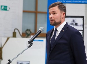 Прокуратура требует отправить в колонию екатеринбургского депутата