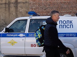 Ройзман* внезапно пришел в суд над бывшим милиционером, обвиняемым в убийствах