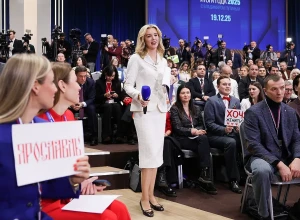 Корреспондент ОТВ, сделавший девушке предложение в прямом эфире с Путиным, получил за это премию