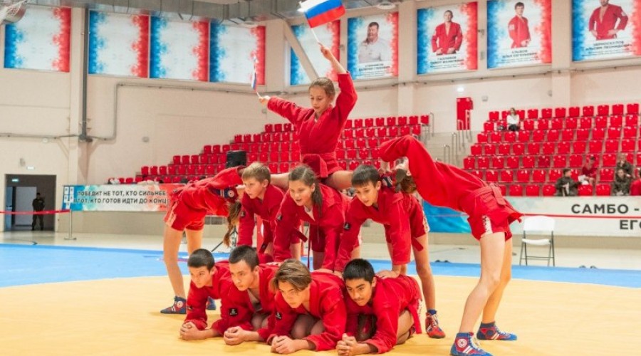 Этап Всероссийской школьной лиги самбо «Время первых» стартовал в Верхней Пышме