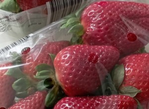 Свердловчан зовут в Англию собирать клубнику за 300 тысяч в месяц