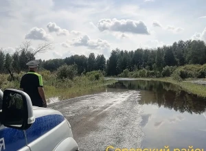Из-за паводка перекрыли ещё несколько свердловских дорог