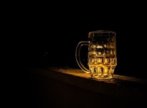 В России предложили запретить продажу любых алкогольных напитков молодежи до 21 года