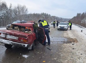 На ЕКАД водитель и пассажир «Жигулей» погибли в аварии