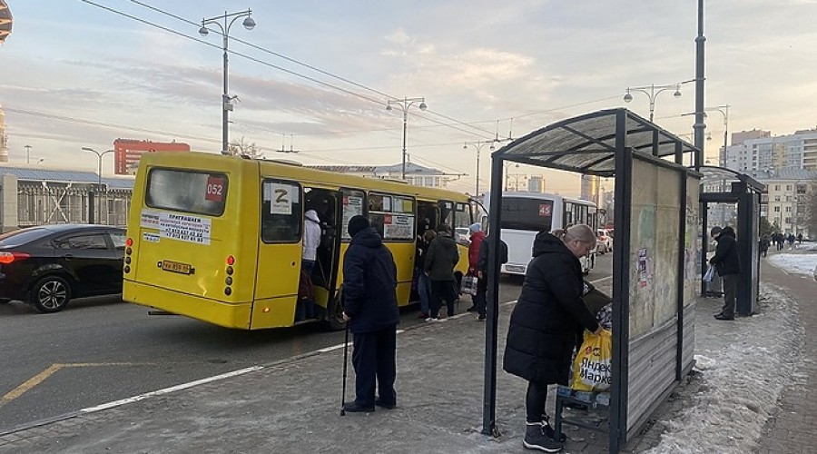 Бастрыкин поручил расследовать падение женщины из салона автобуса в Екатеринбурге