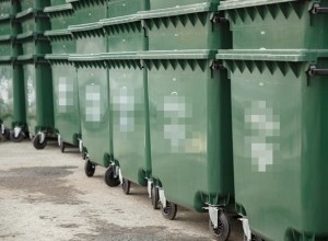 На Урале мужчину убило мусорным контейнером