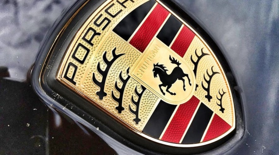 Стала известна причина задержания Porsche на Синих камнях в Екатеринбурге