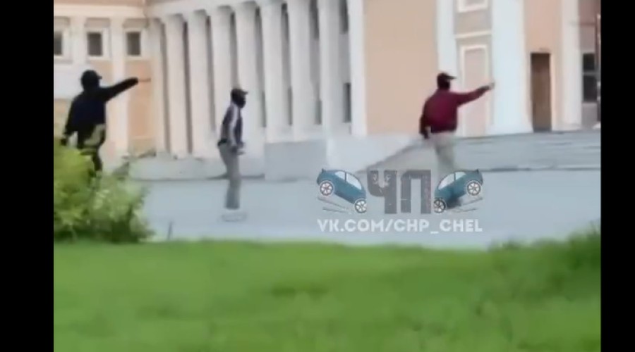 На Урале неизвестные в масках устроили разборки со стрельбой