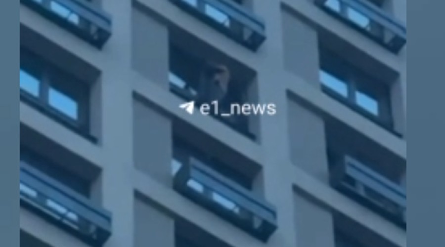 За парнем, который лазал по фасаду 22-ого этажа в Академическом, приехали росгвардейцы
