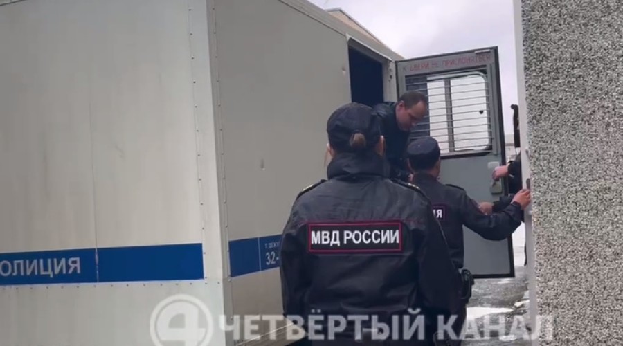 Велосипедист, обвиняемый в убийстве 16-летней свердловчанки, частично признал вину